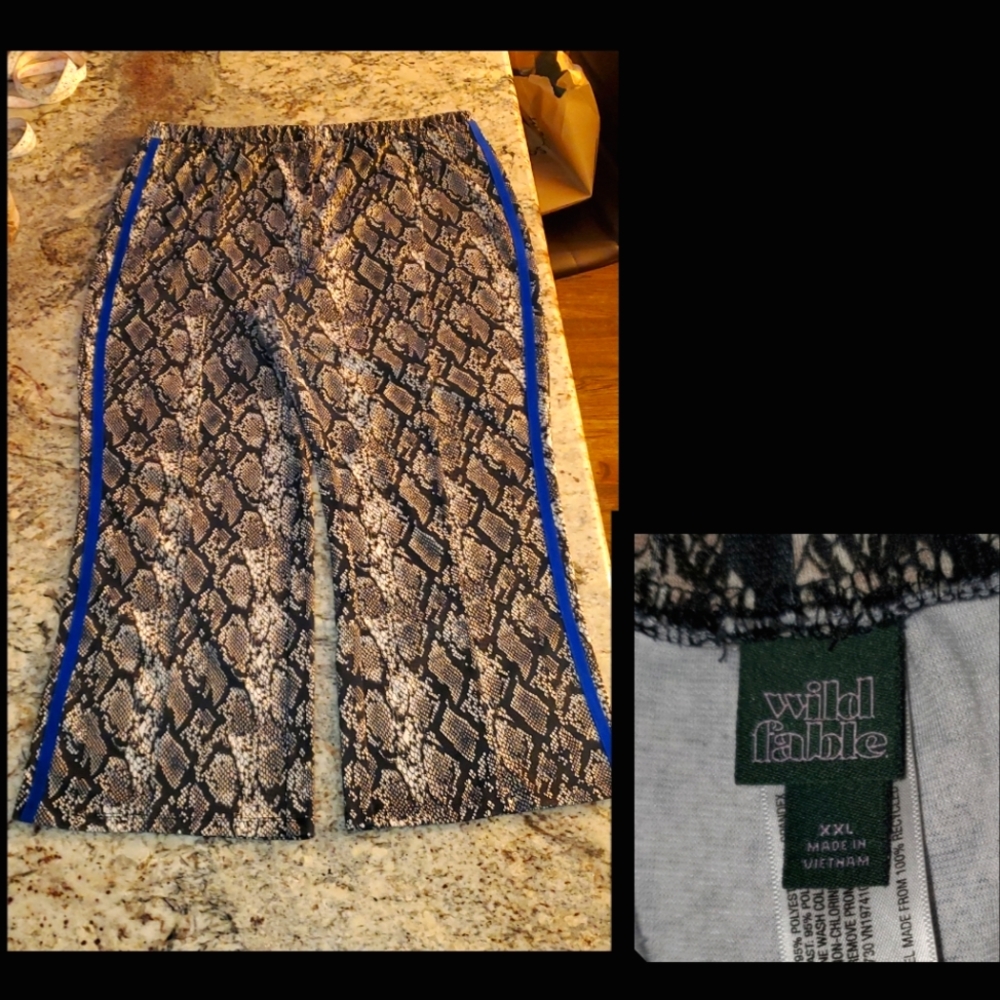 Wild Fable Reptile print pants